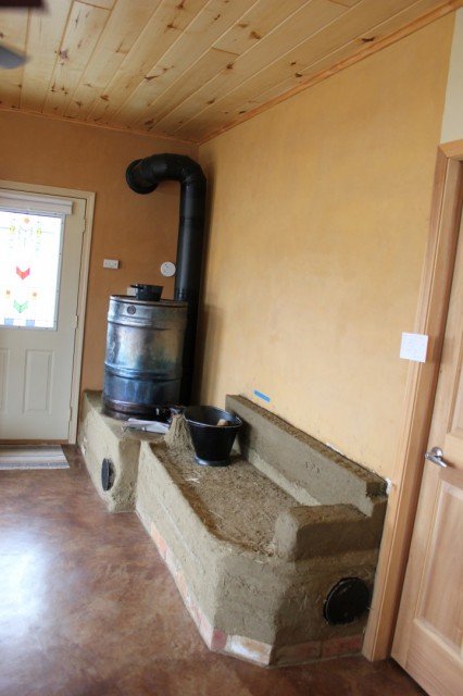 Wayne and Bev's Thermal Mass Rocket Stove