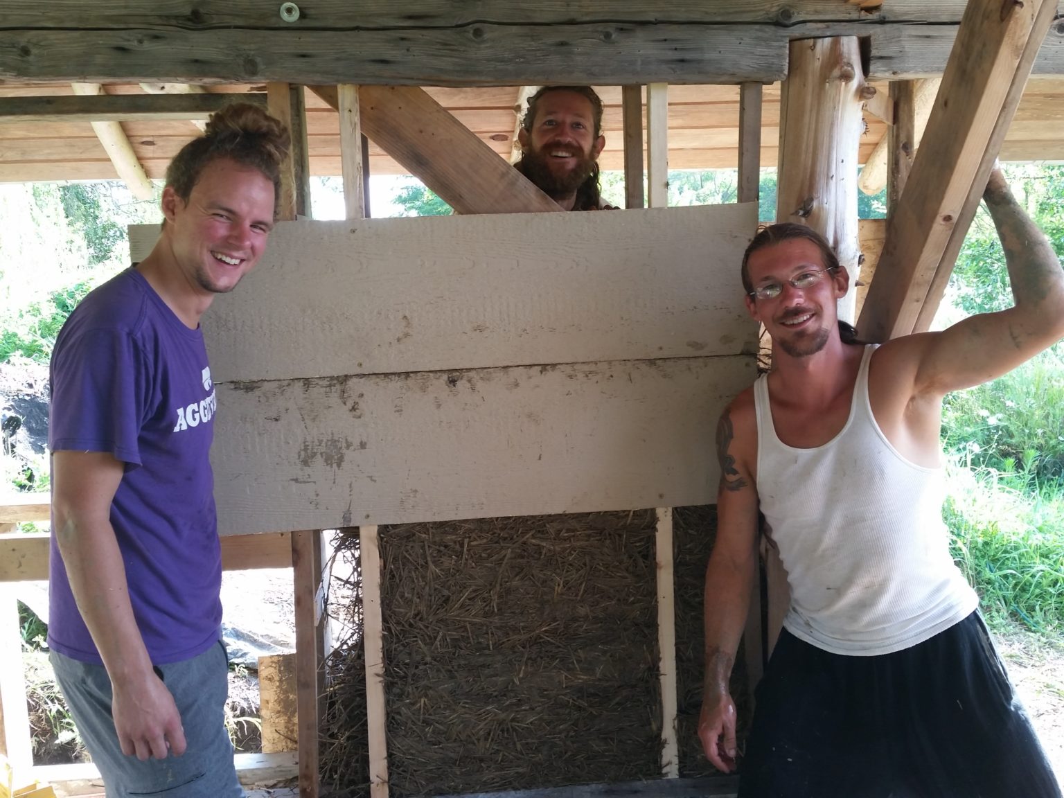 Bulding the earth shelter cabin - second layer of slip